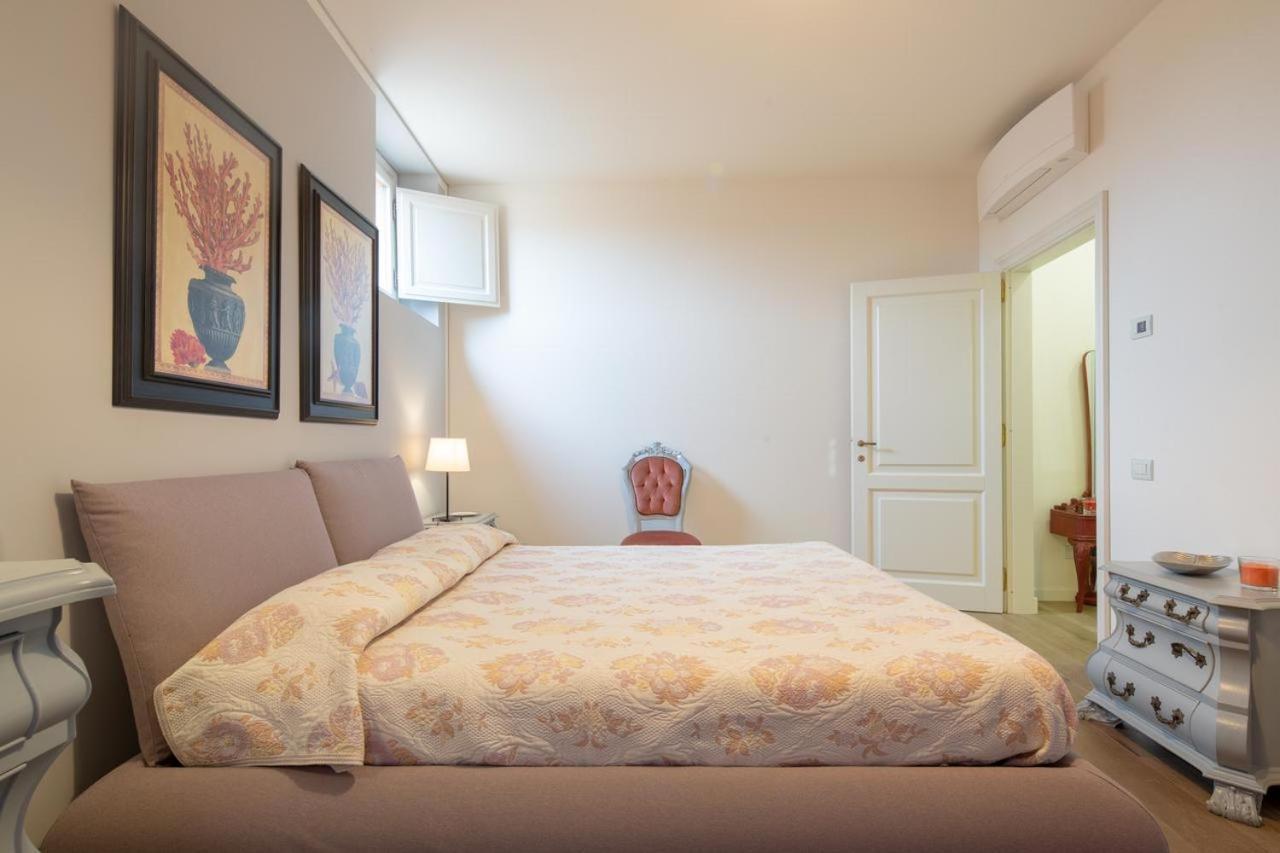 Stunning & Luxurious 1Br Apt 1 Min Walk By Duomo Florencia Exterior foto
